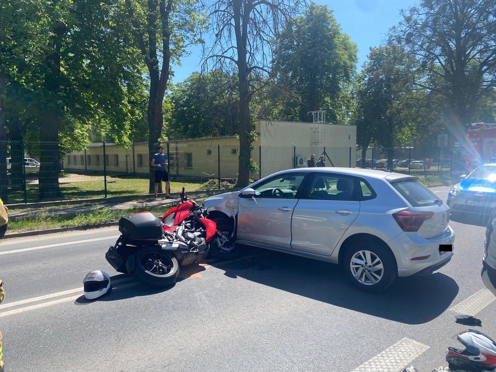 Wypadek w Biedrusku Motocyklista został zabrany śmigłowcem wpoznaniu pl