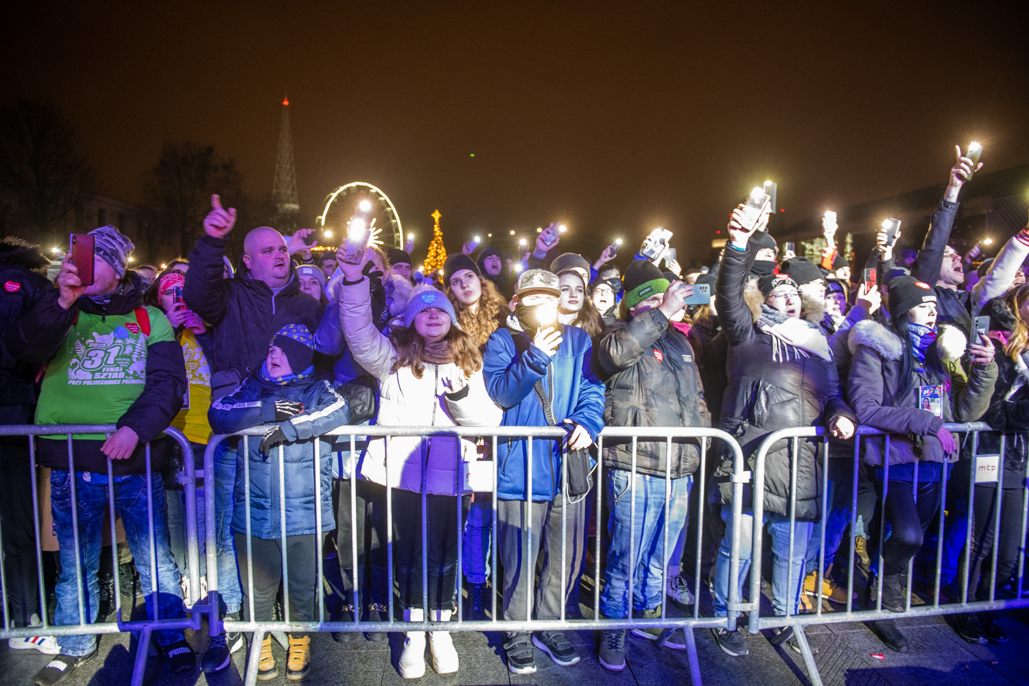 Zobacz piękną końcówkę finału WOŚP. Złote serduszko, Światełko do Nieba i Organek