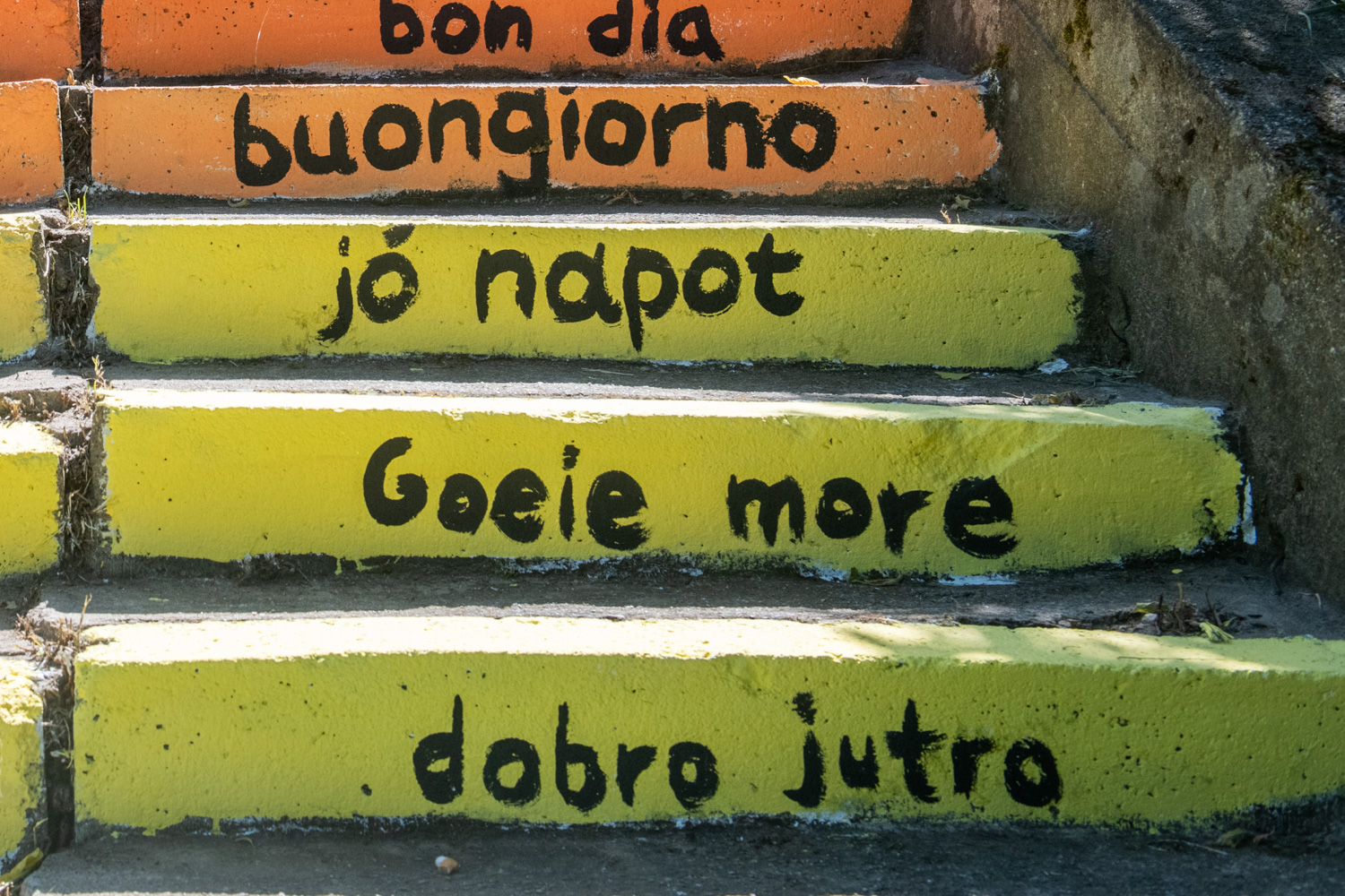Nowe kolorowe schody w Poznaniu. Zobacz zdjęcia