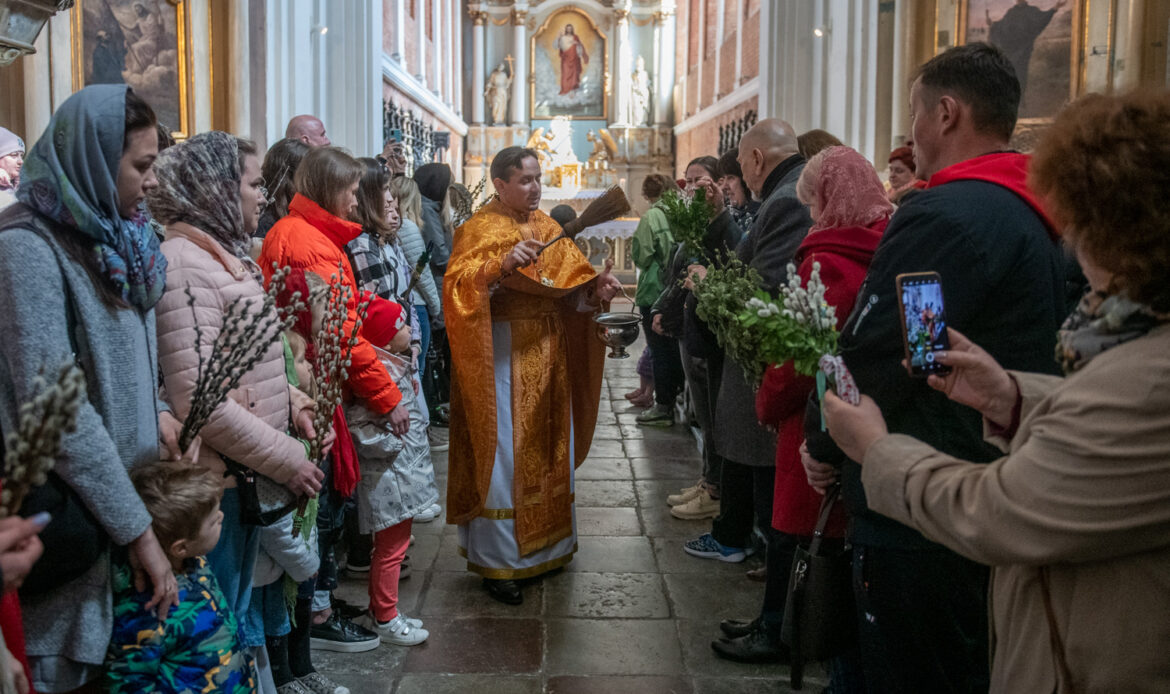 Pierwsza liturgia z licznym udziałem wiernych odbyła się w Wielkanoc 2022 roku