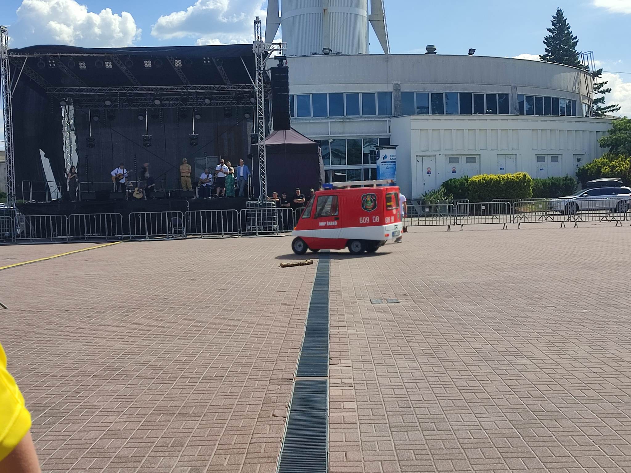 Festyn dla polskich i ukraińskich rodzin na targach. Dmuchane place zabaw i darmowe koncerty