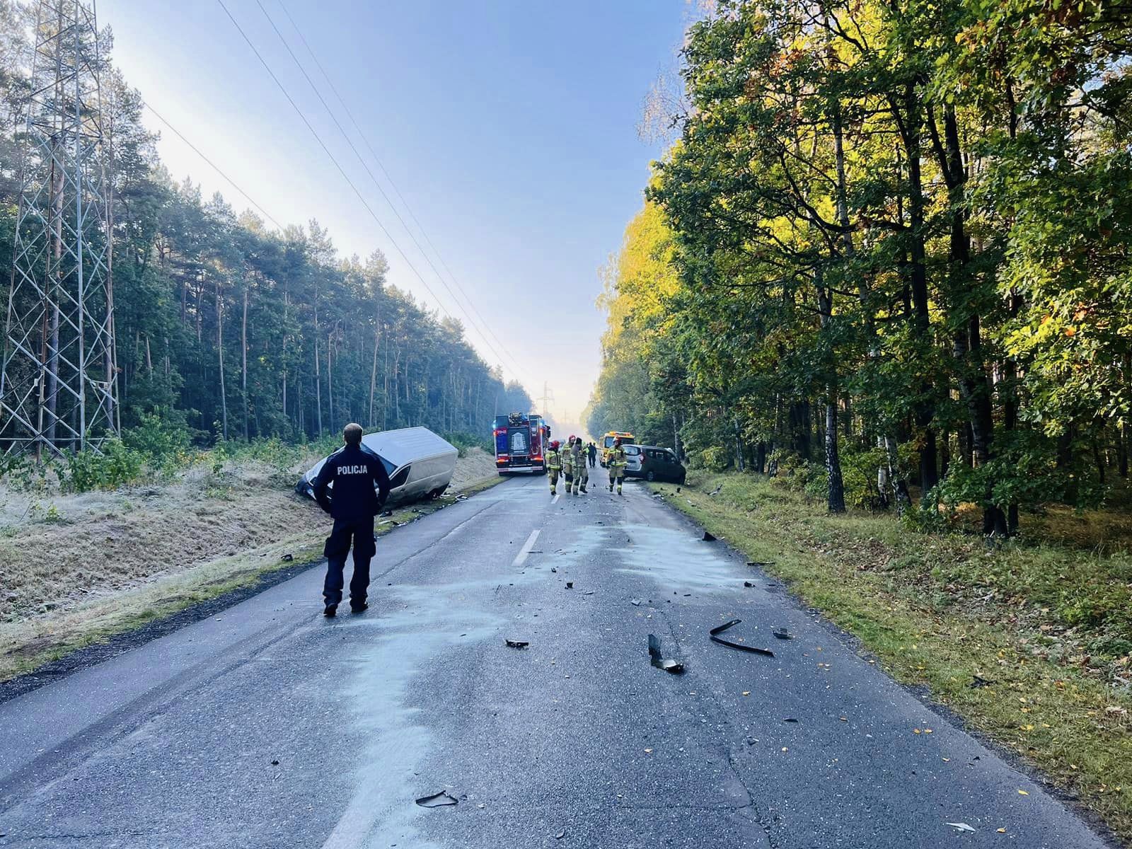 Dramatyczny wypadek. Zderzenie 4 samochodów, 3 osoby ranne