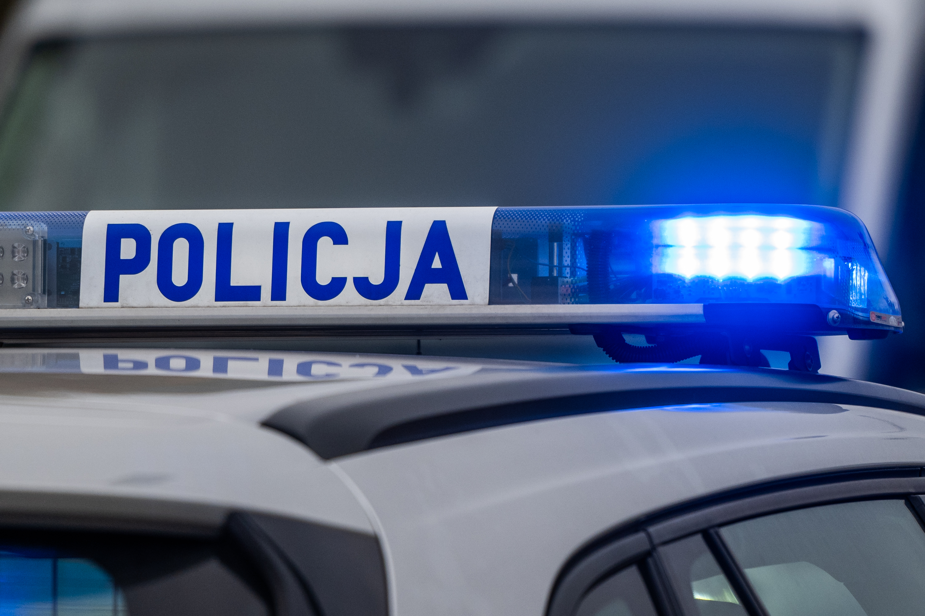 3 osoby w szpitalu po zderzeniu osobówki z radiowozem