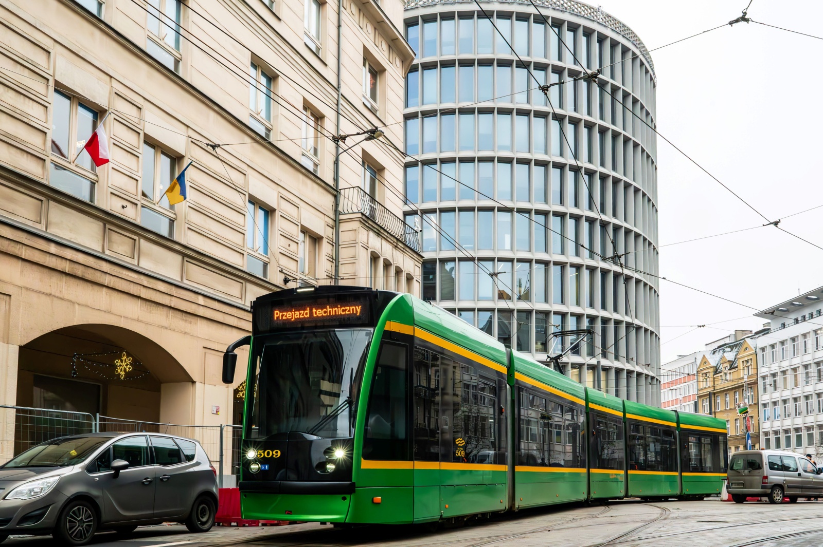 Czy poznańskie tramwaje powinny być w części beżowe?