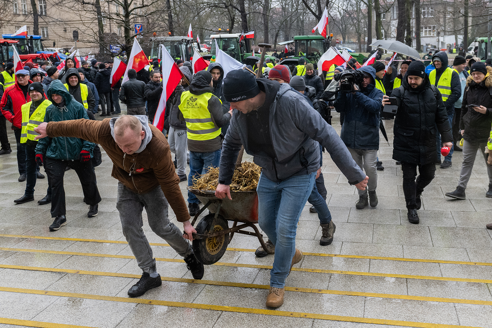 Obornik przed Urzędem Wojewódzkim w Poznaniu [ZDJĘCIA]