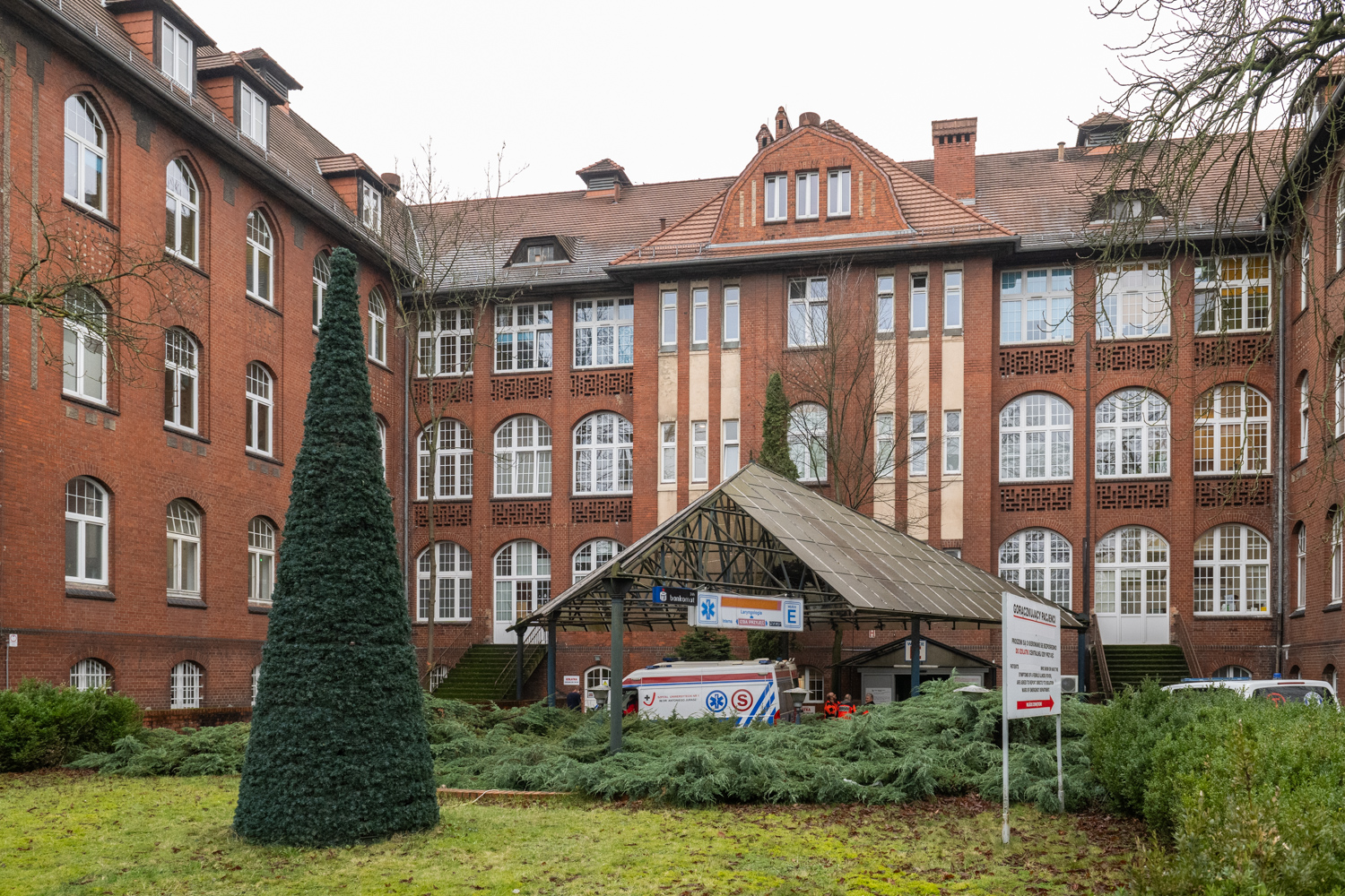 Lekarz, który uderzył ratownika medycznego, usłyszał zarzuty