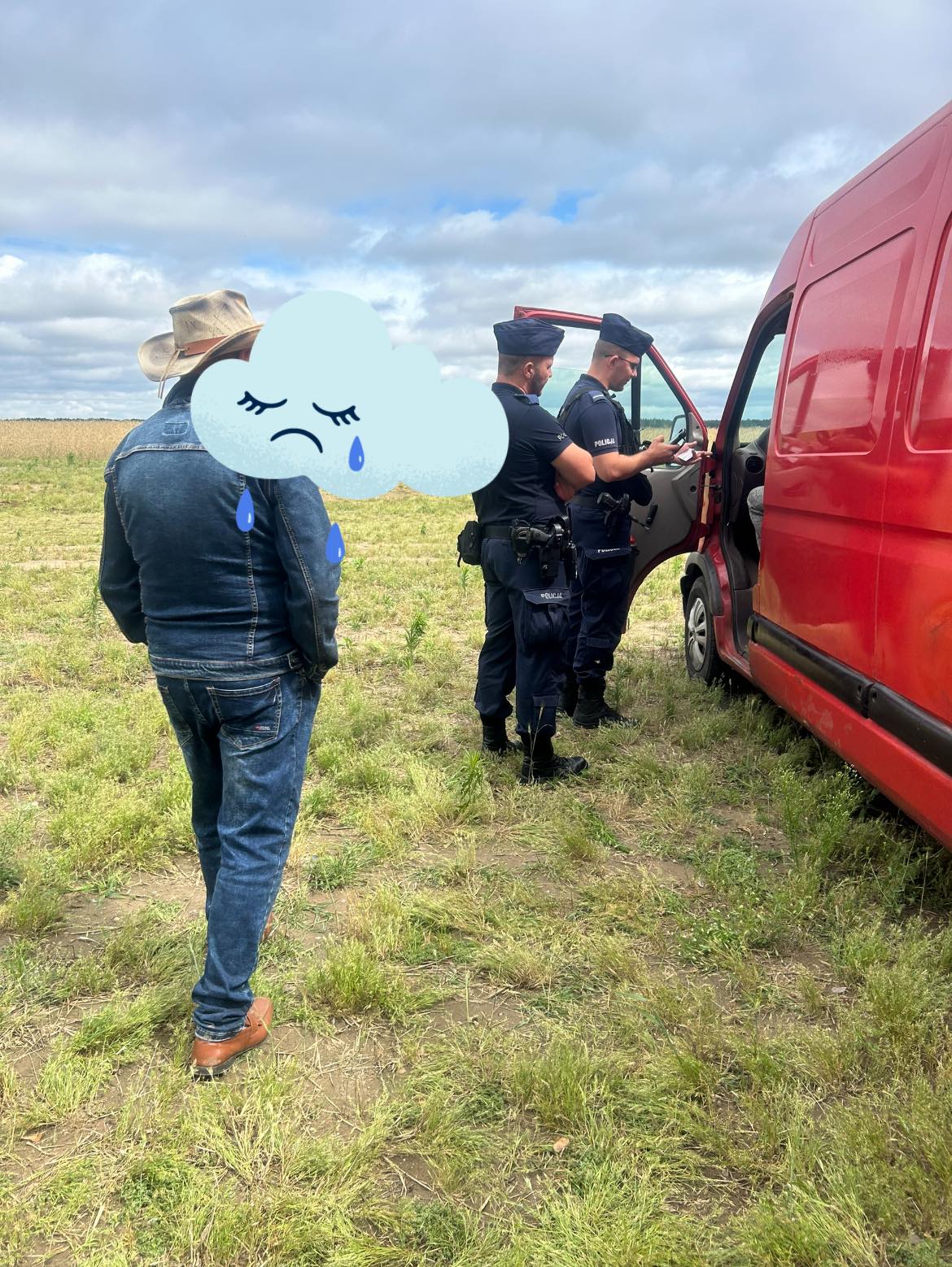 Zwierzęta przetrzymywane w bestialskich warunkach. Króliki upchnięte w workach po ziemniakach