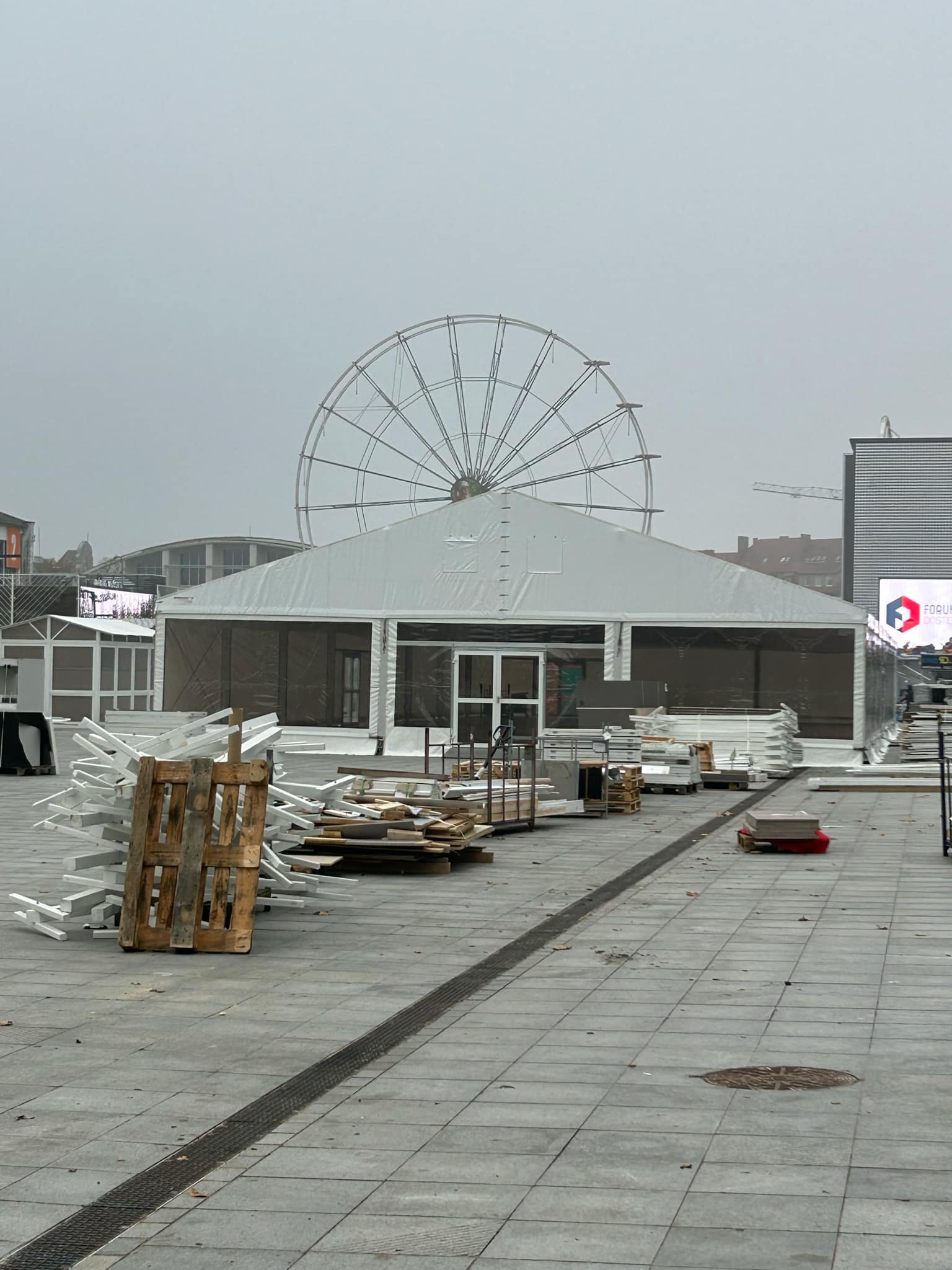 Jest diabelski młyn… a choćby dwa, czyli idą święta. Największy jarmark w Polsce rusza za tydzień