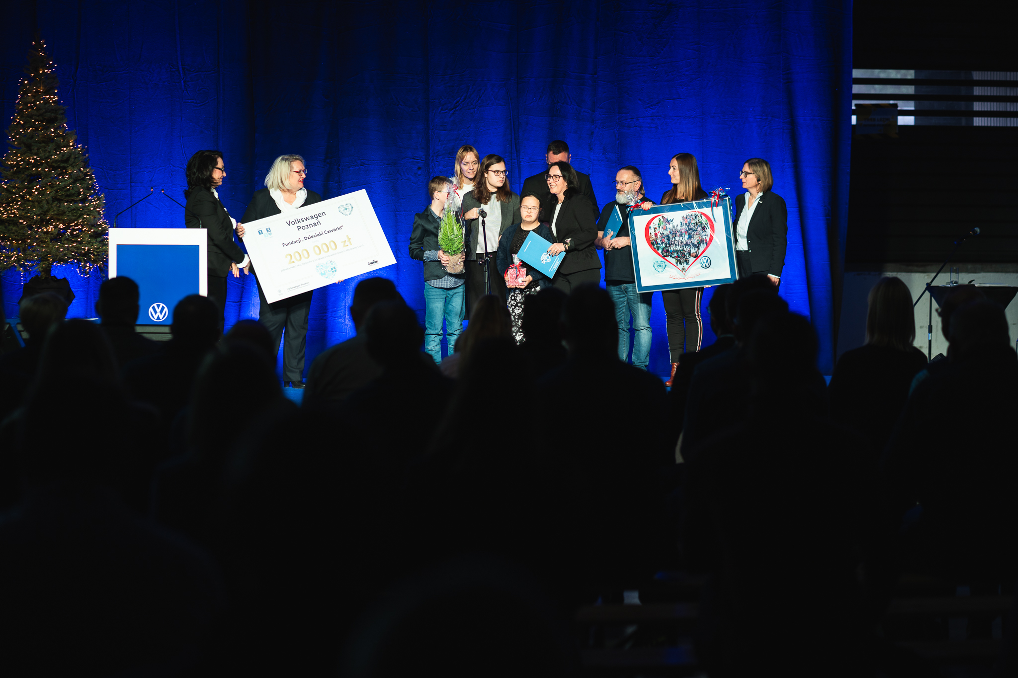 1+1=3? Taki wynik cieszy. Pracownicy Volkswagena zebrali już półtora miliona