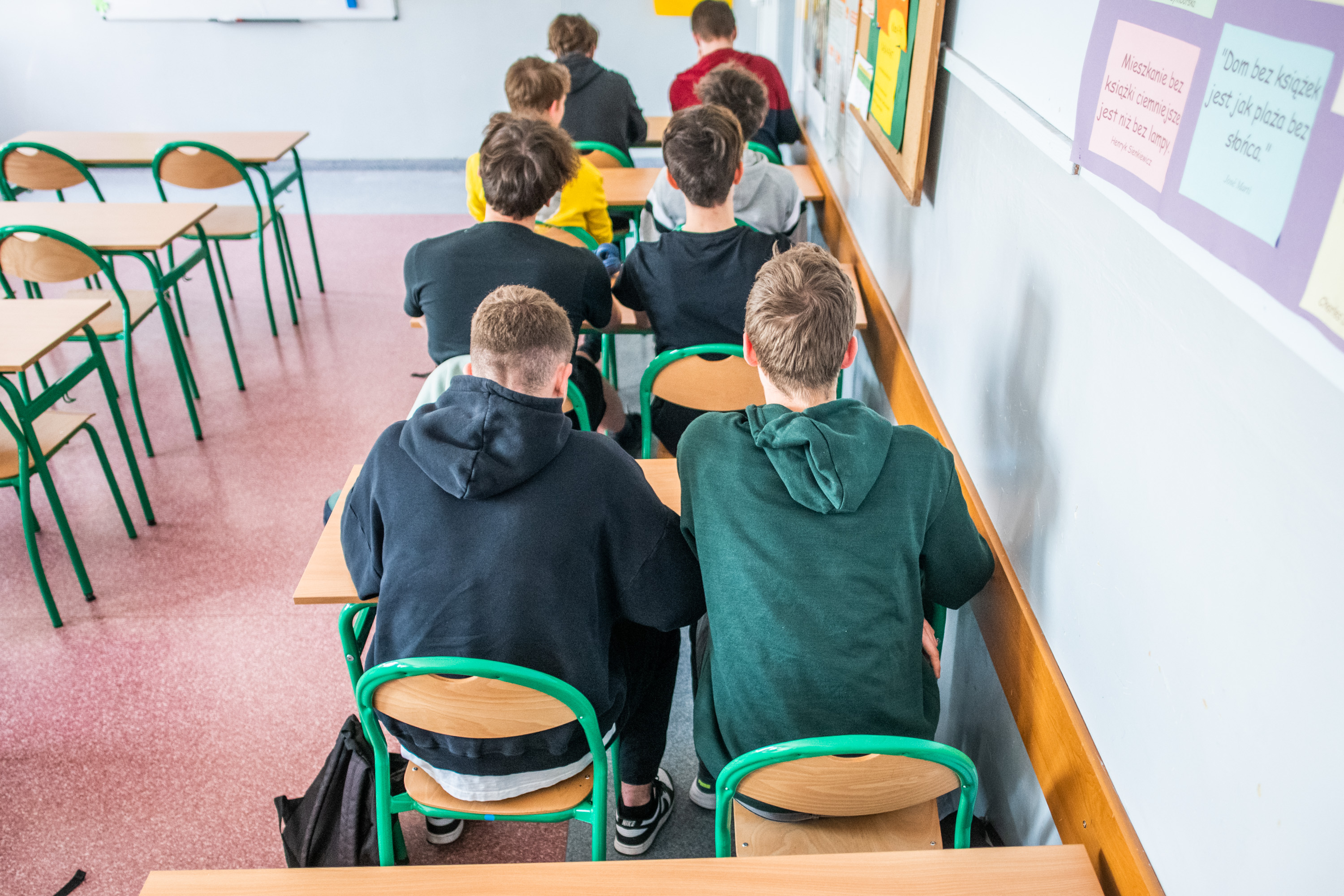 Blisko połowa uczniów doświadcza przemocy. Tak rozpoznasz, czy twoje dziecko padło jej ofiarą