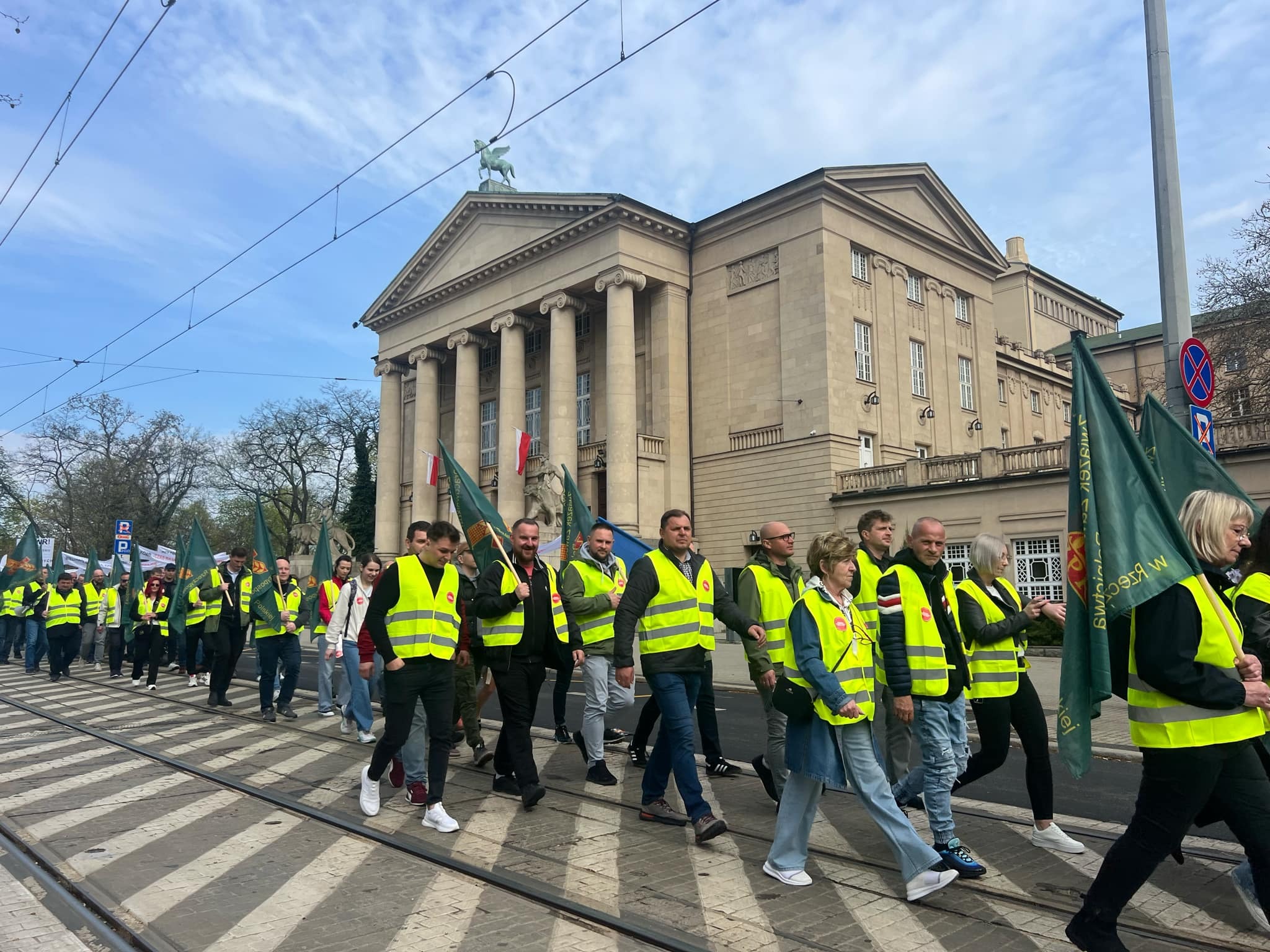 Bez traktorów. Rolnicy tłumnie przemaszerowali ulicami Poznania