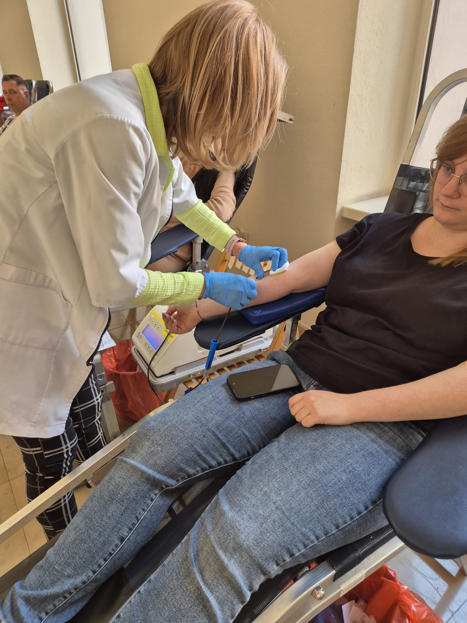 Brawo my! Poznaniacy tłumnie oddają krew… i w piątek nie idą do pracy