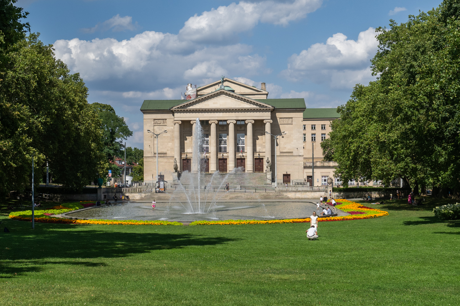 Żałoba narodowa. Co z przedstawieniami w poznańskich teatrach?