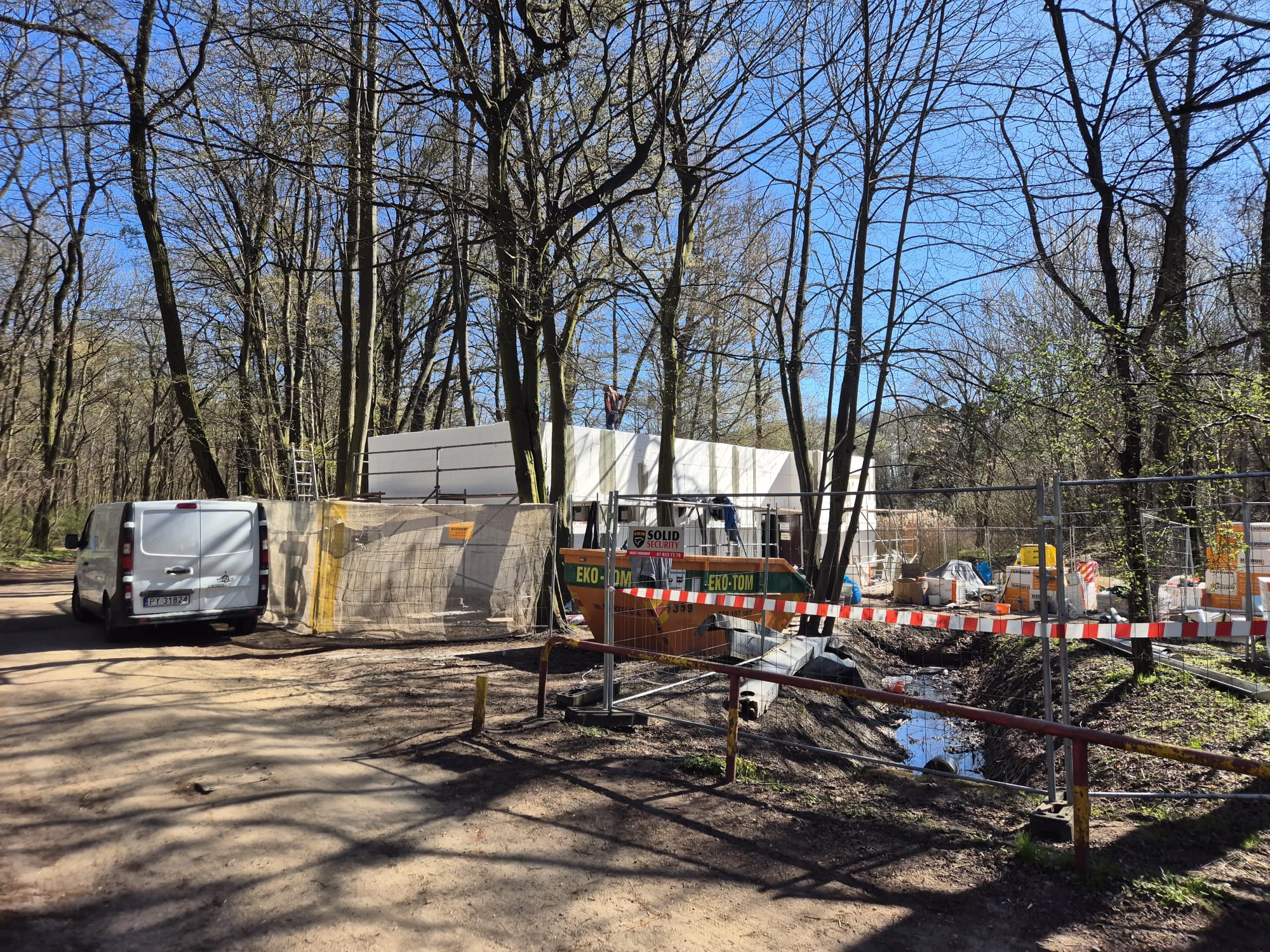 Koniec z PRL-em nad Rusałką. Będzie nowa ceramika i komfortka