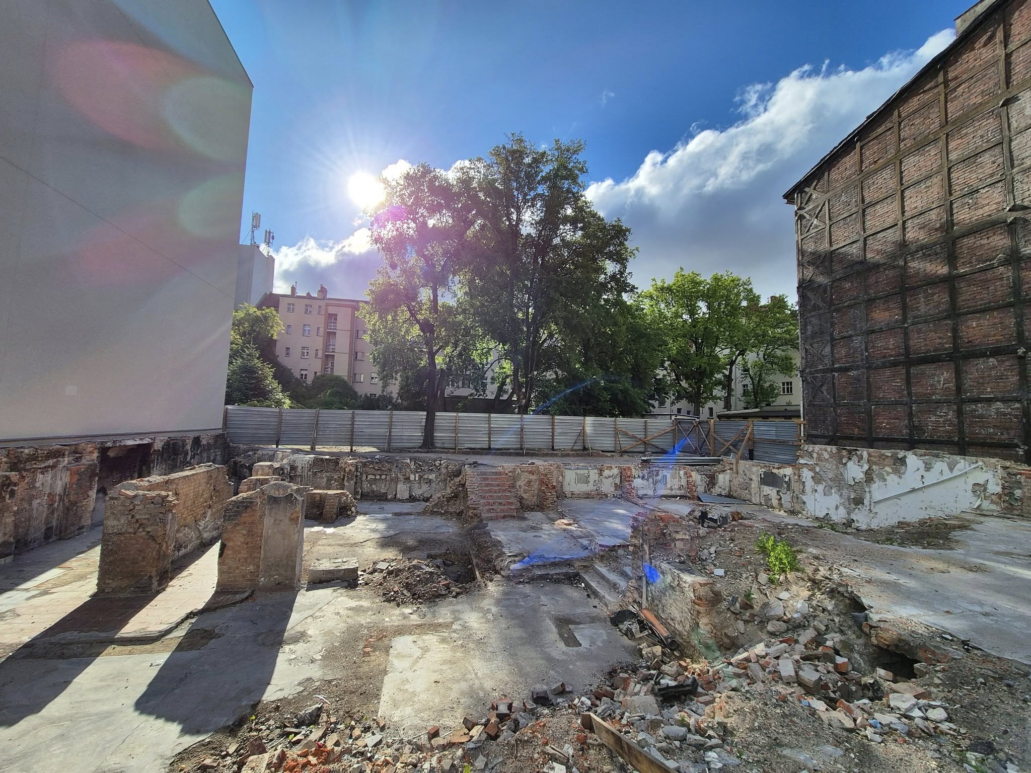 W niecodzienny sposób upamiętnili strażaków, którzy zginęli w pożarze kamienicy ul. Kraszewskiego