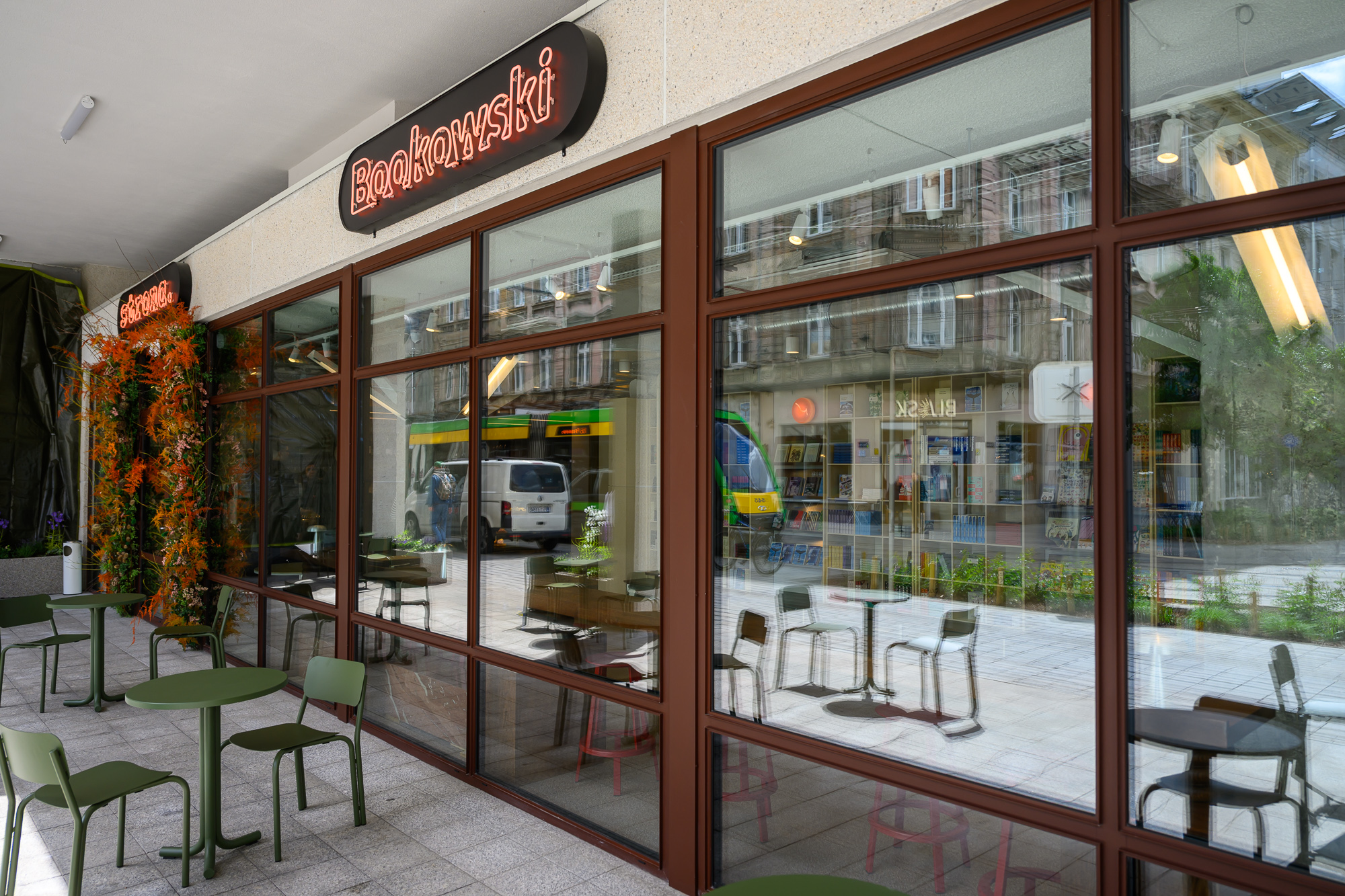 Nowe życie Domu Książki. To również mieszkania i restauracja