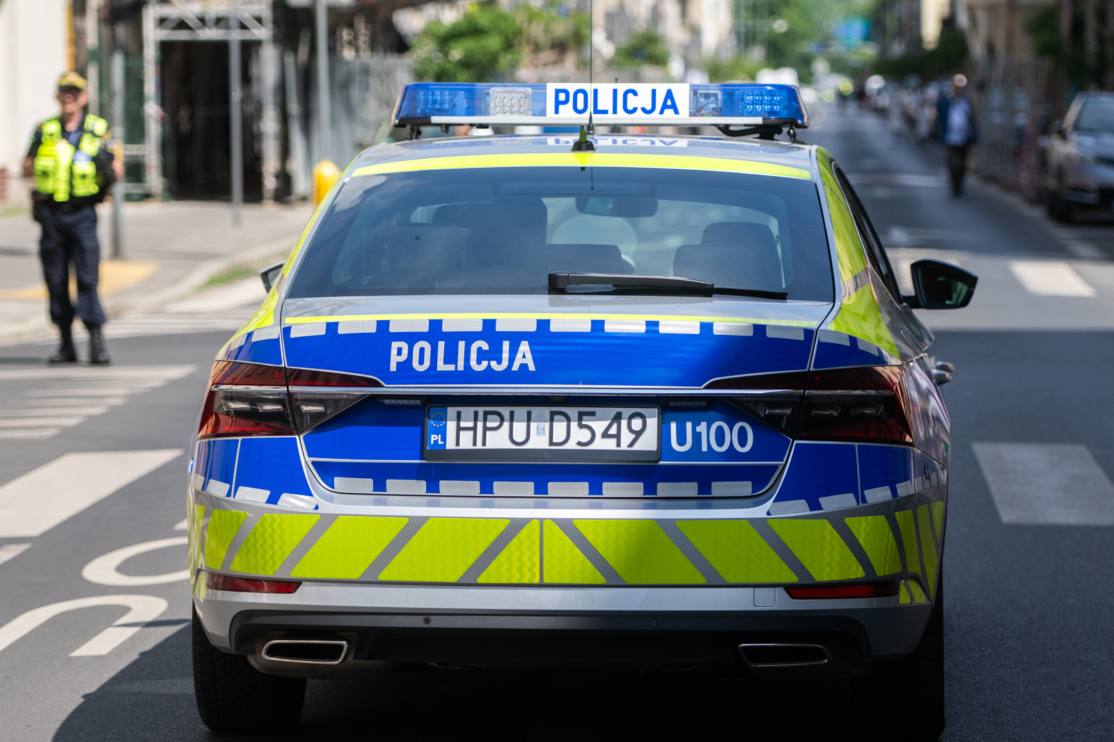 Halloweenowy „żart” 10-latek. Wkręciły śrubę w batonik