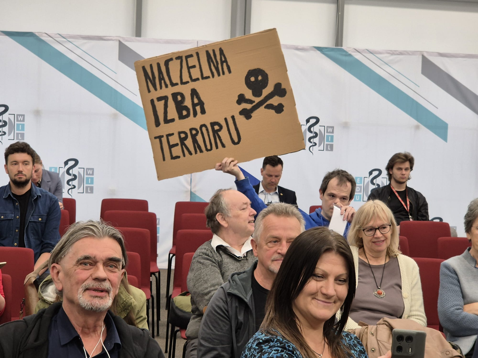 Przełomowy wyrok w Poznaniu. Sąd ukarał lekarzy za kwestionowanie pandemii