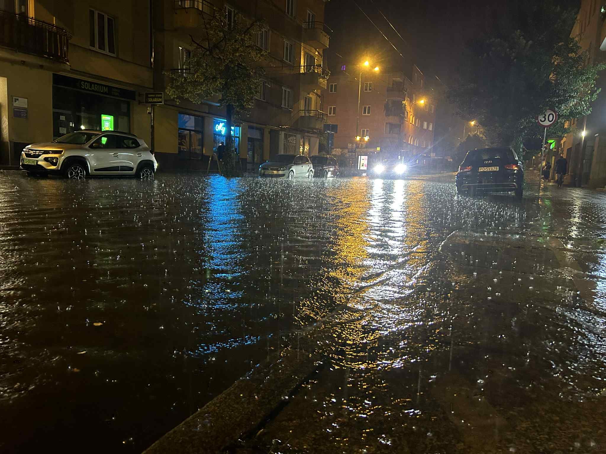 Znajdź bezpieczne schronienie. Jest alert RCB