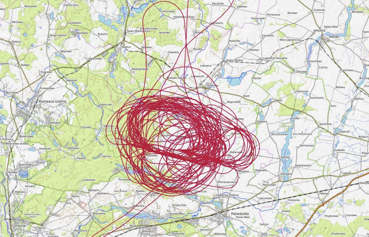Mieszkańcy okolic Puszczy Zielonki protestują przeciwko hałasowi z nieba. „Cisza to nasze prawo”