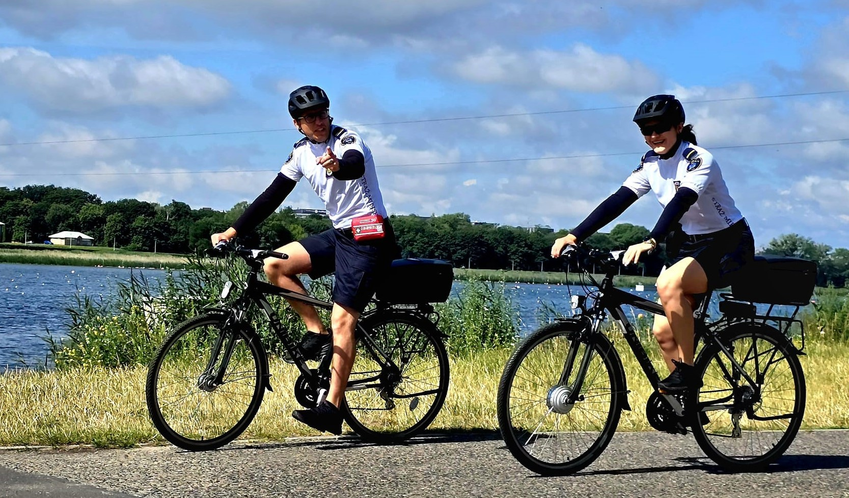 Nie są listonoszami, ani zawodowymi kolarzami. Do pracy niezbędny jest im rower