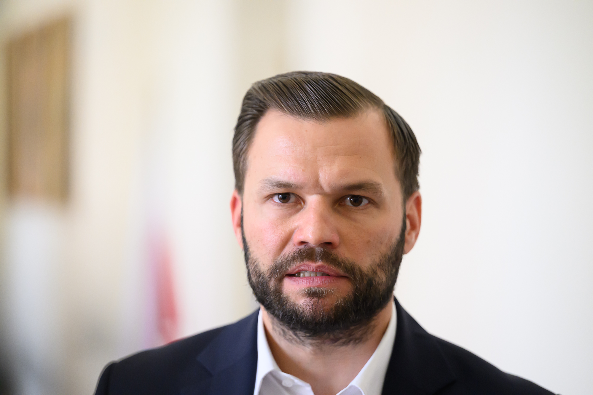 Nożem w oponę. Zastępca prezydenta zgłosił sprawę na policję