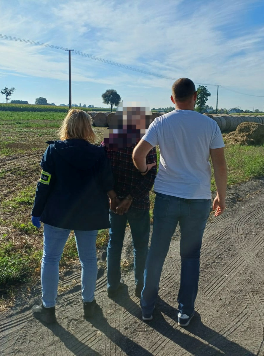 Chwile grozy w sklepie. Mężczyzna groził kasjerce nożem