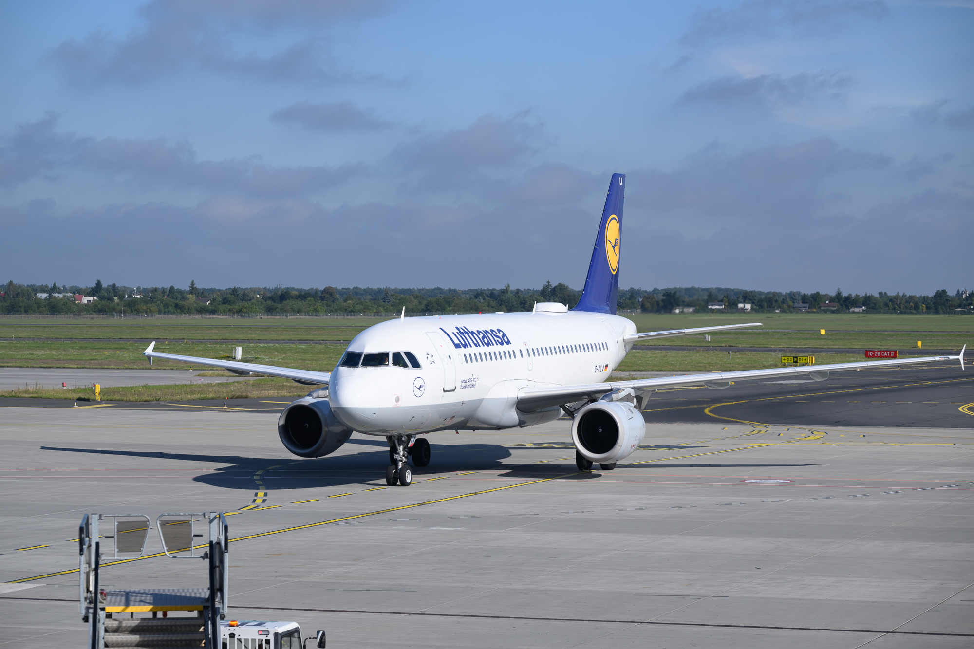 Śnieg sparaliżował loty. Samoloty do Gdańska lądowały w Poznaniu