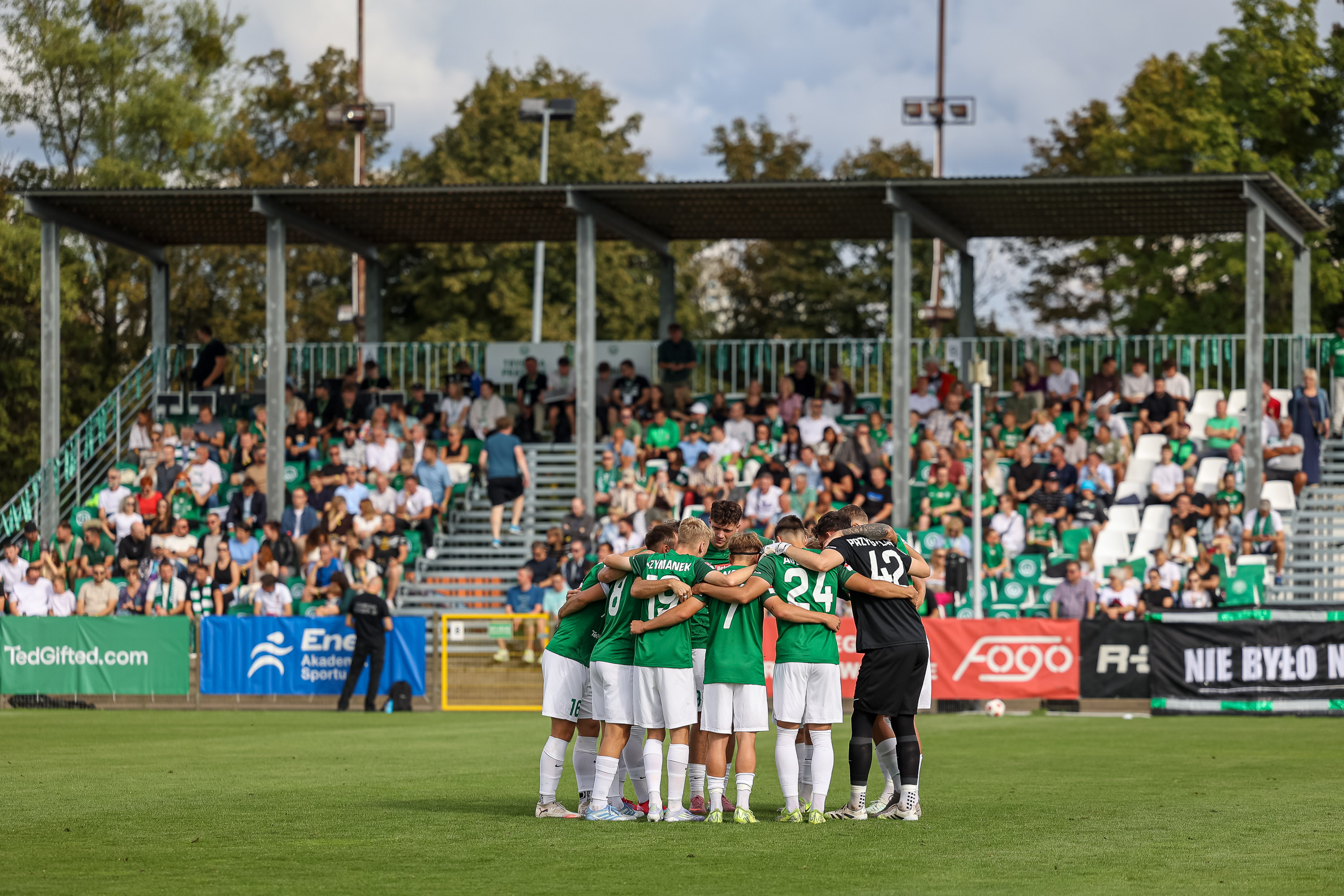 Nie ma rekordu, ale jest punkt. Warta ratuje remis w końcówce