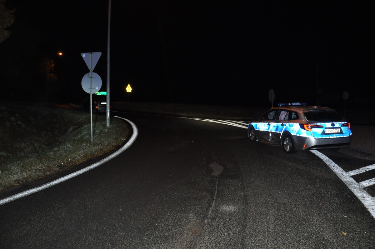 Był „na bani”, mimo to okradł sklep i zaczął uciekać również kradzionym samochodem. Ruszył za nim pościg