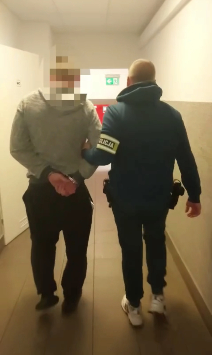 42-latek trafił do aresztu. Mimo zakazu wrócił do domu i groził rodzinie