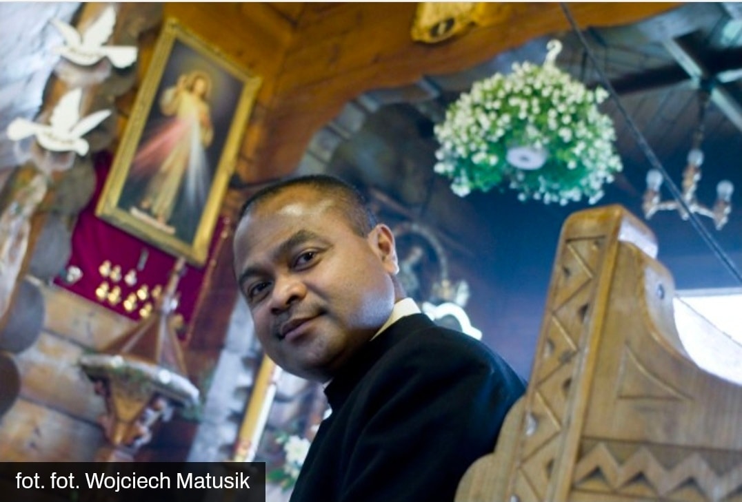 Nowy proboszcz w parafii pod Obornikami. Pochodzi z bardzo daleka