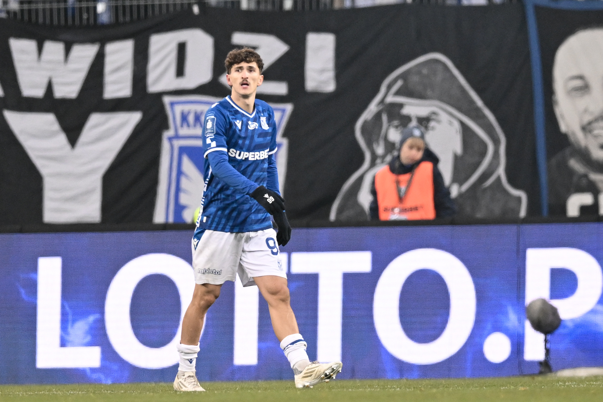 Lech walił głową w mur, ale dziury nie zrobił. Z Płocka wraca z punktem