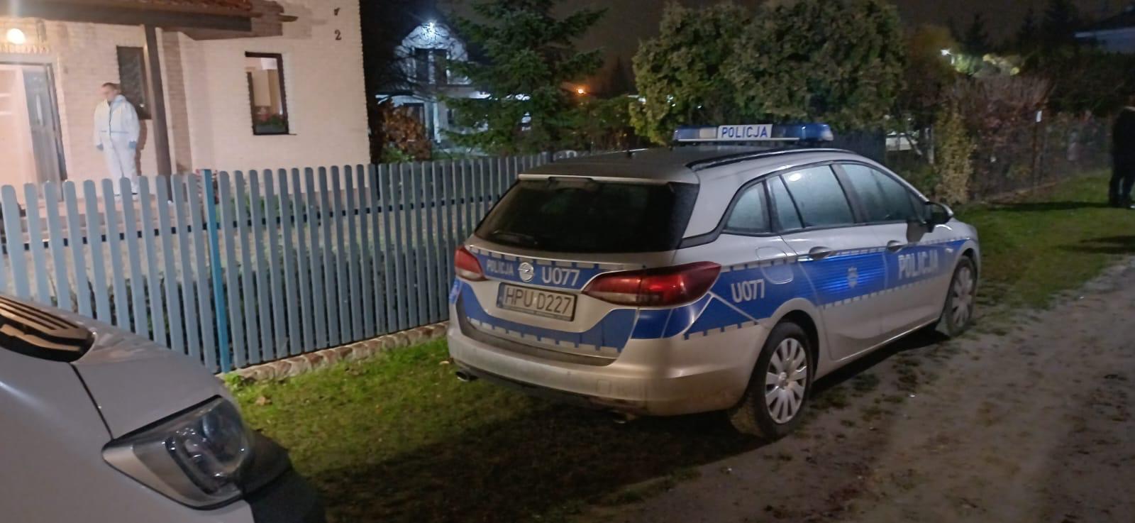 Zaatakował policjantkę nożem. Został postrzelony i zginął na miejscu