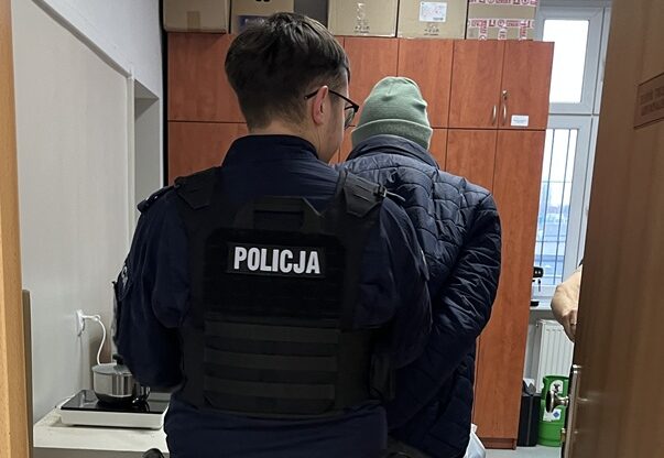 Rozbójnika znalazł pies. Teraz posiedzi w areszcie