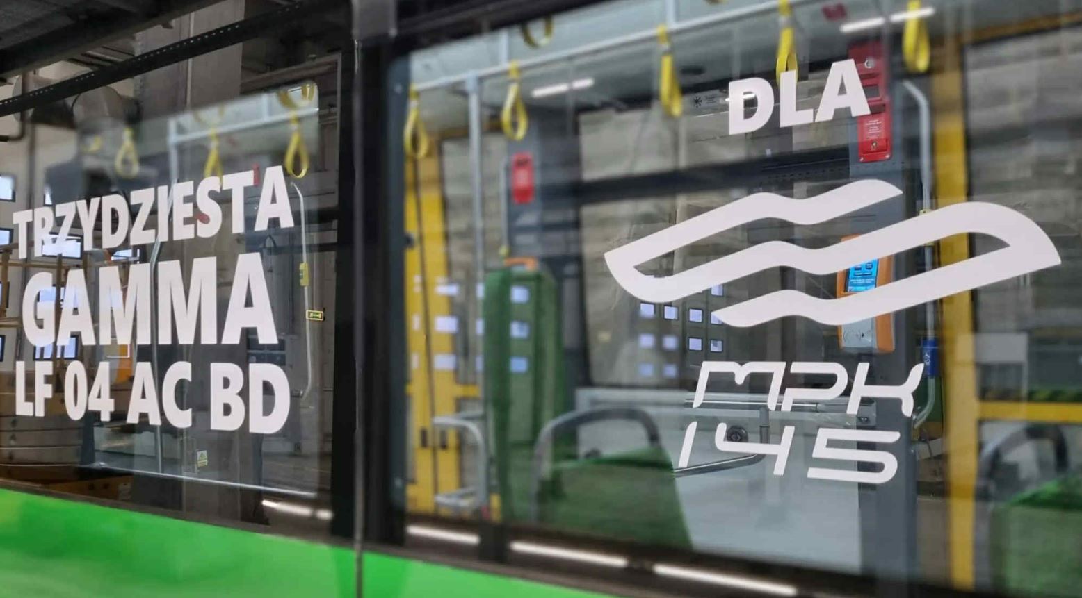 Te tramwaje trafiły do miasta pół roku wcześniej