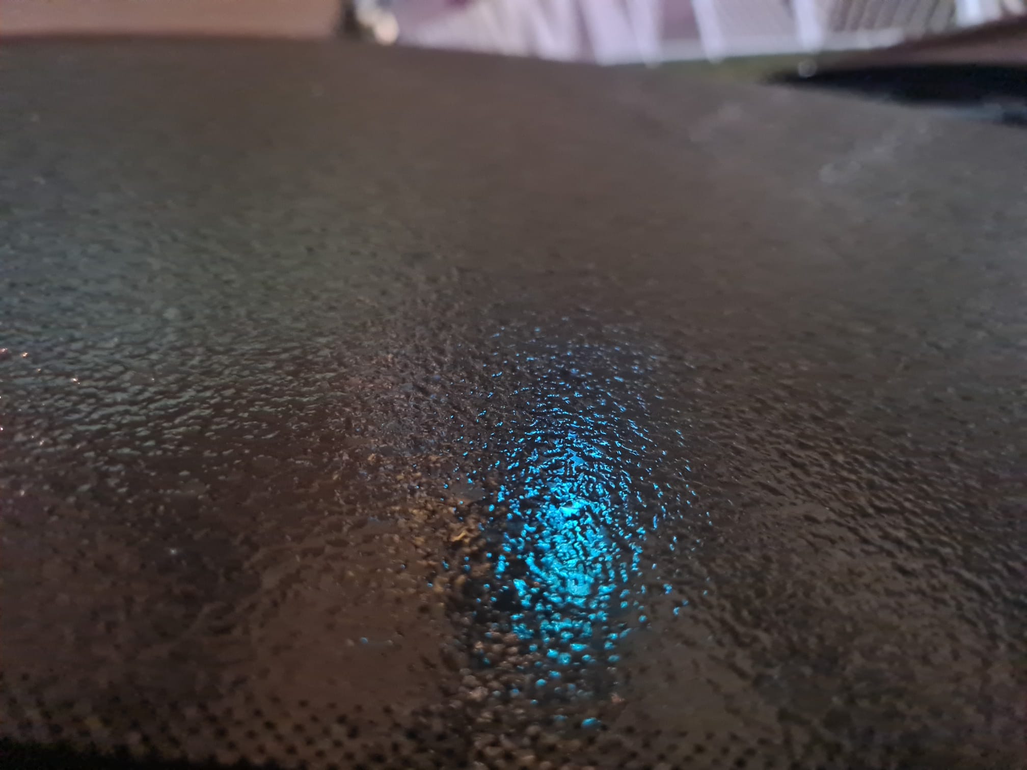 Zaczęło się. Samochody jak polukrowane. Tak jest ślisko [FILM]