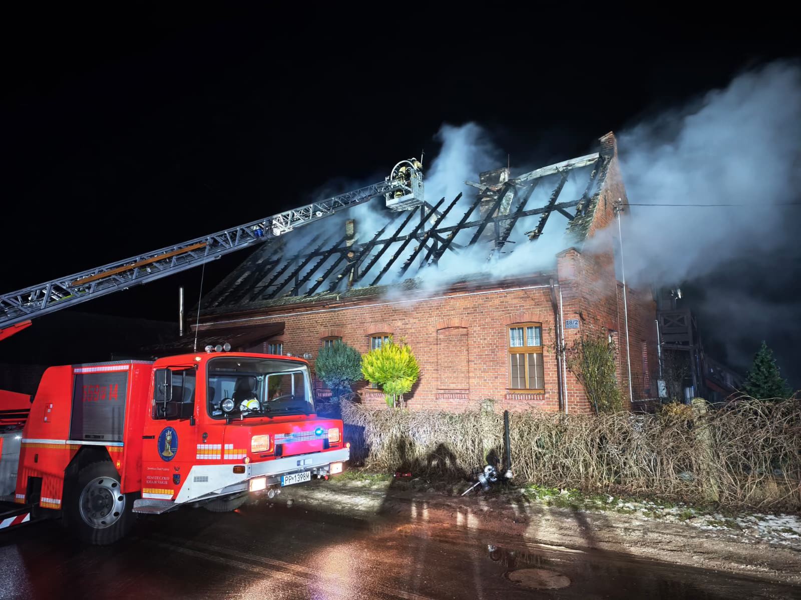 Nocny pożar. Stracili dach nad głową