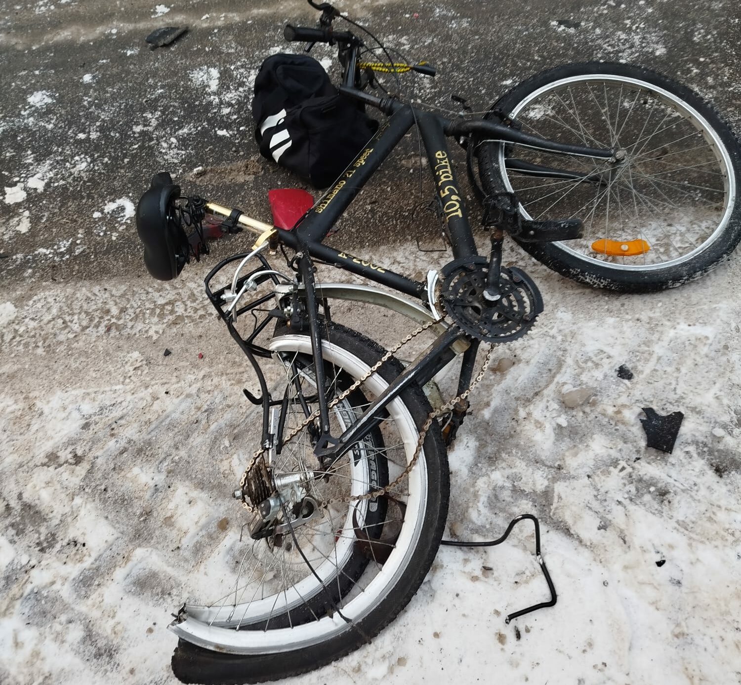 Śmiertelnie potrącił rowerzystę i uciekł. Policja szuka sprawcy wypadku