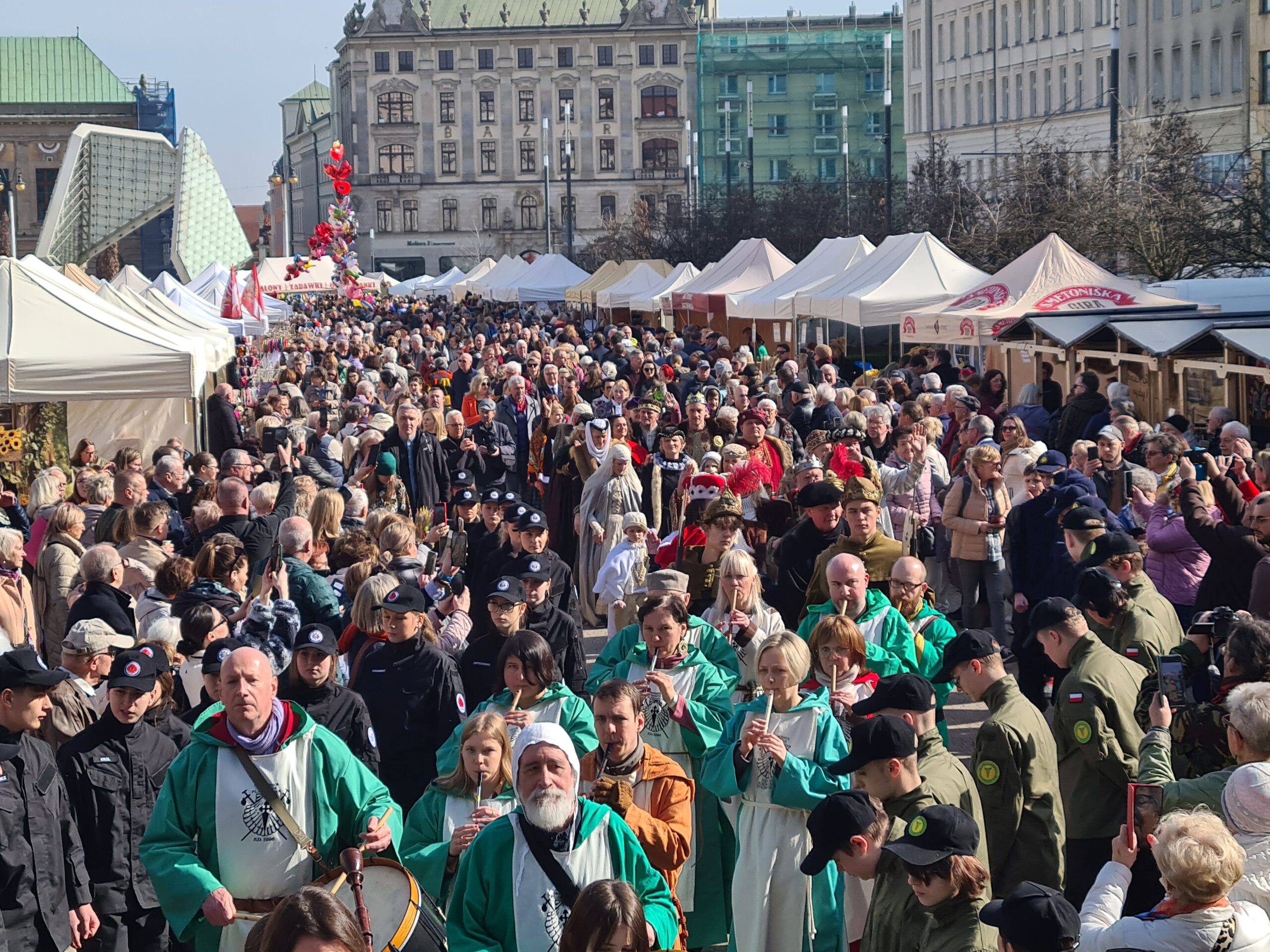 Kaziuk Wileński znów w Poznaniu. Tłumy na jarmarku na Placu Wolności [ZDJĘCIA]