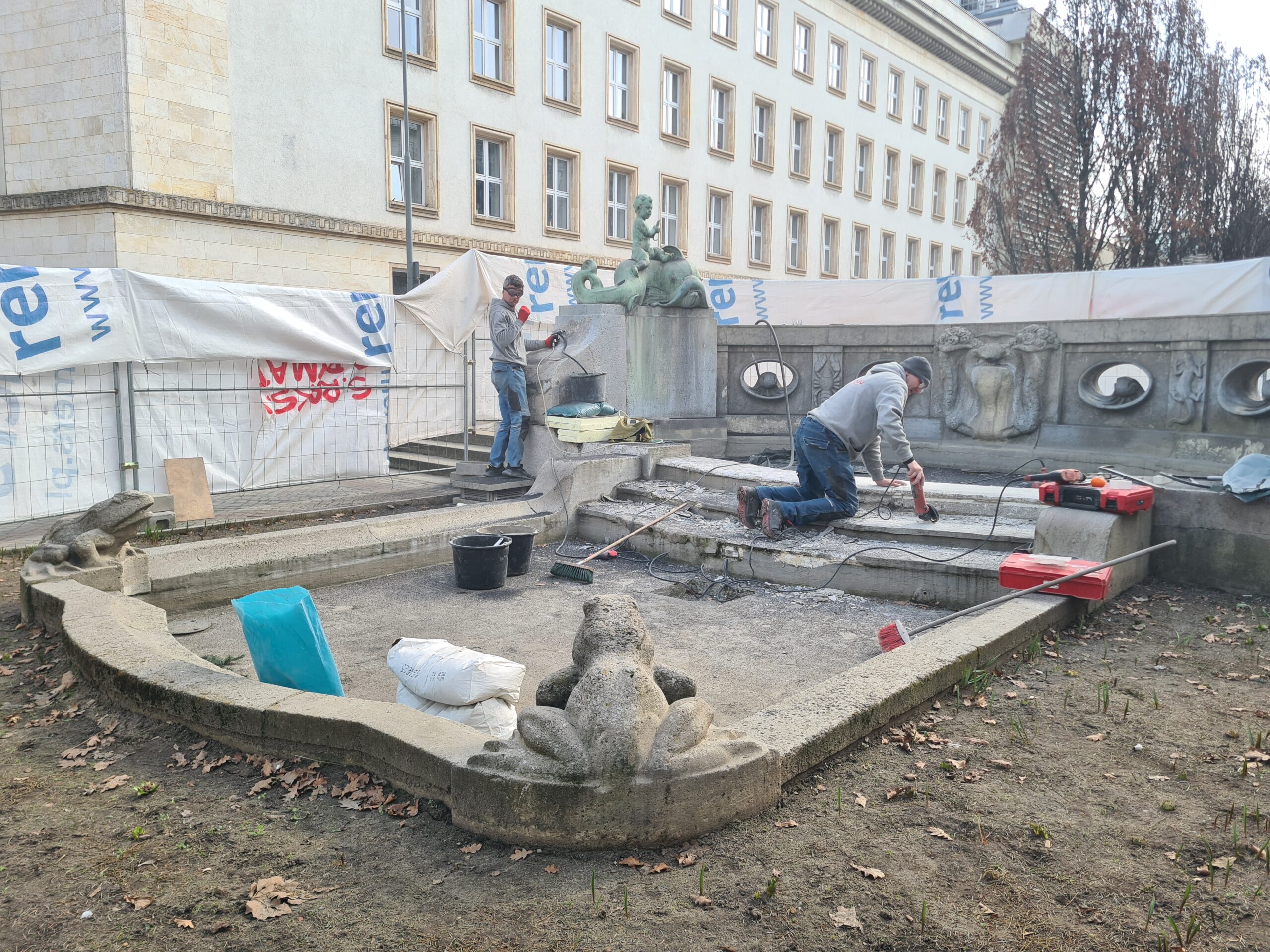 Mało kto pamięta, iż z muszli płynęła woda. Ta fontanna doczekała się remontu