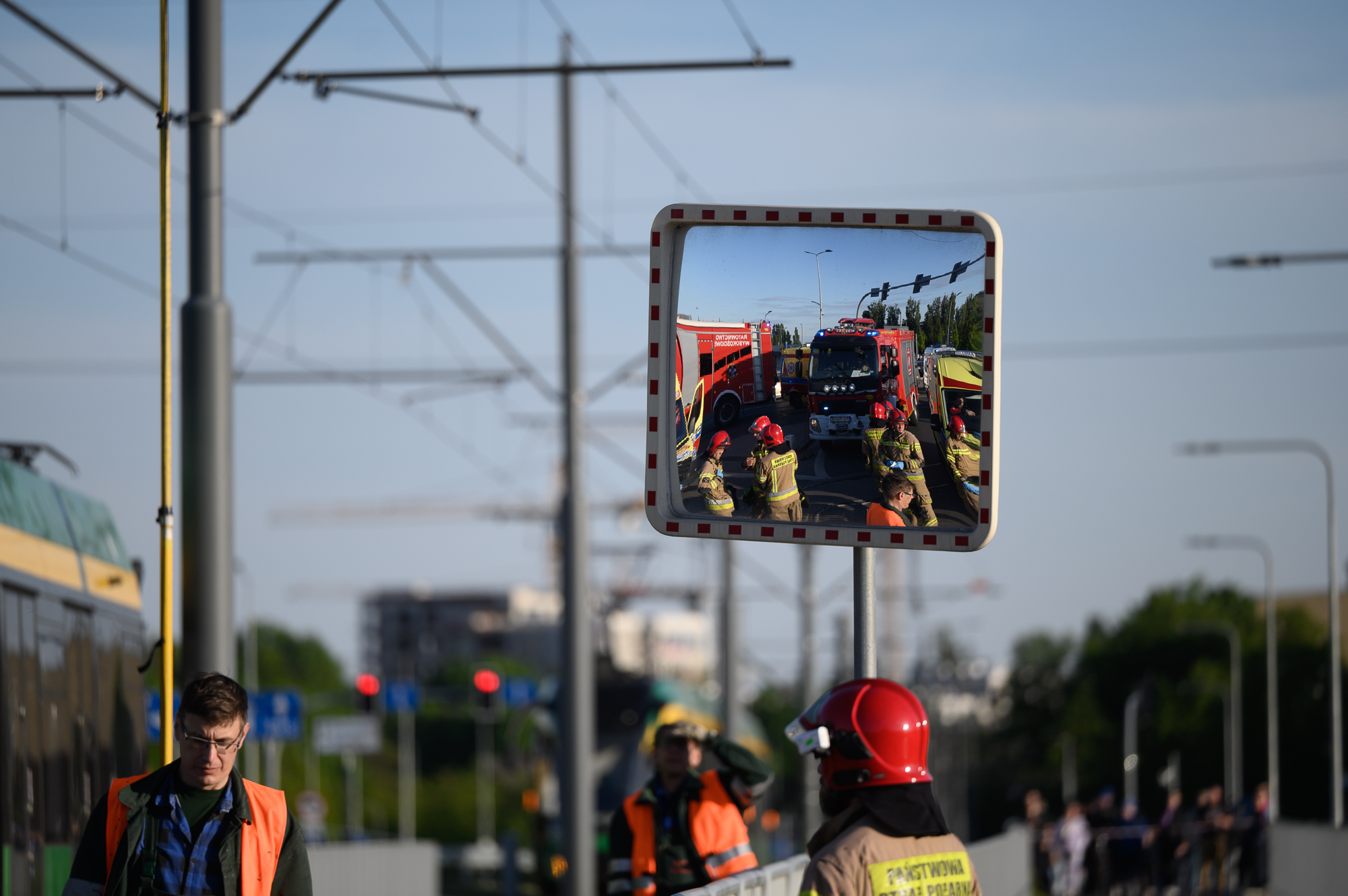 Samochód wjechał w przystanek. Są poszkodowani