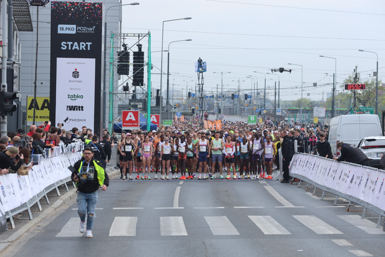 Wystartowali. Biegacze opanowali miasto