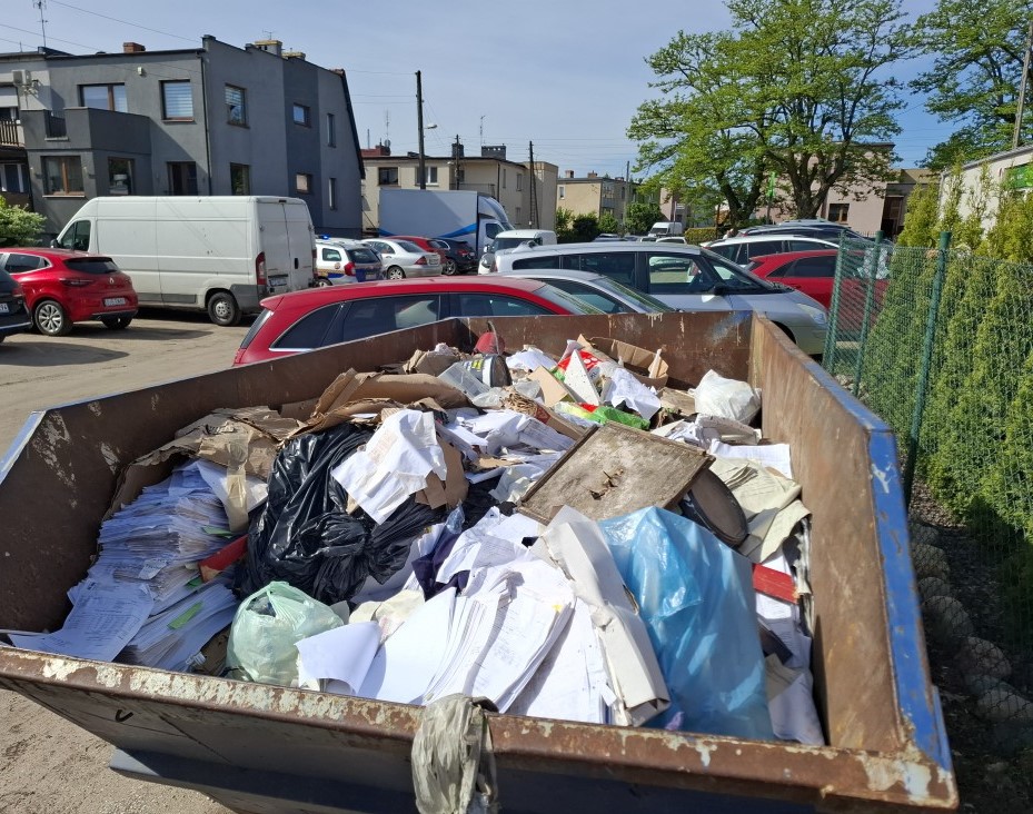 Porzucone dokumenty z danymi na Wildzie. Interweniowały służby