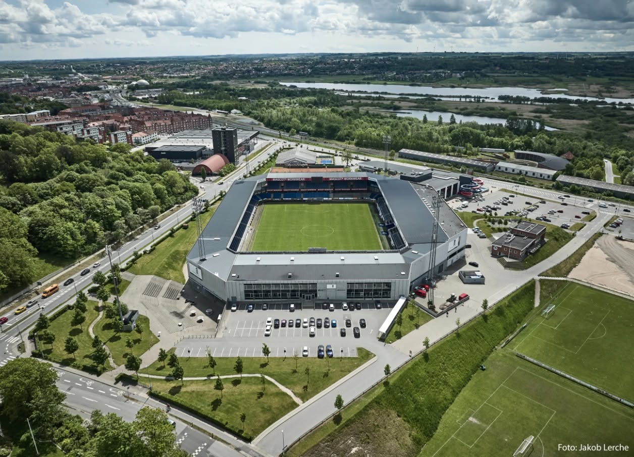 Wiemy na jakim stadionie Lech Zagra z Aarhus. Mecz nie odbędzie się w mieście przeciwnika
