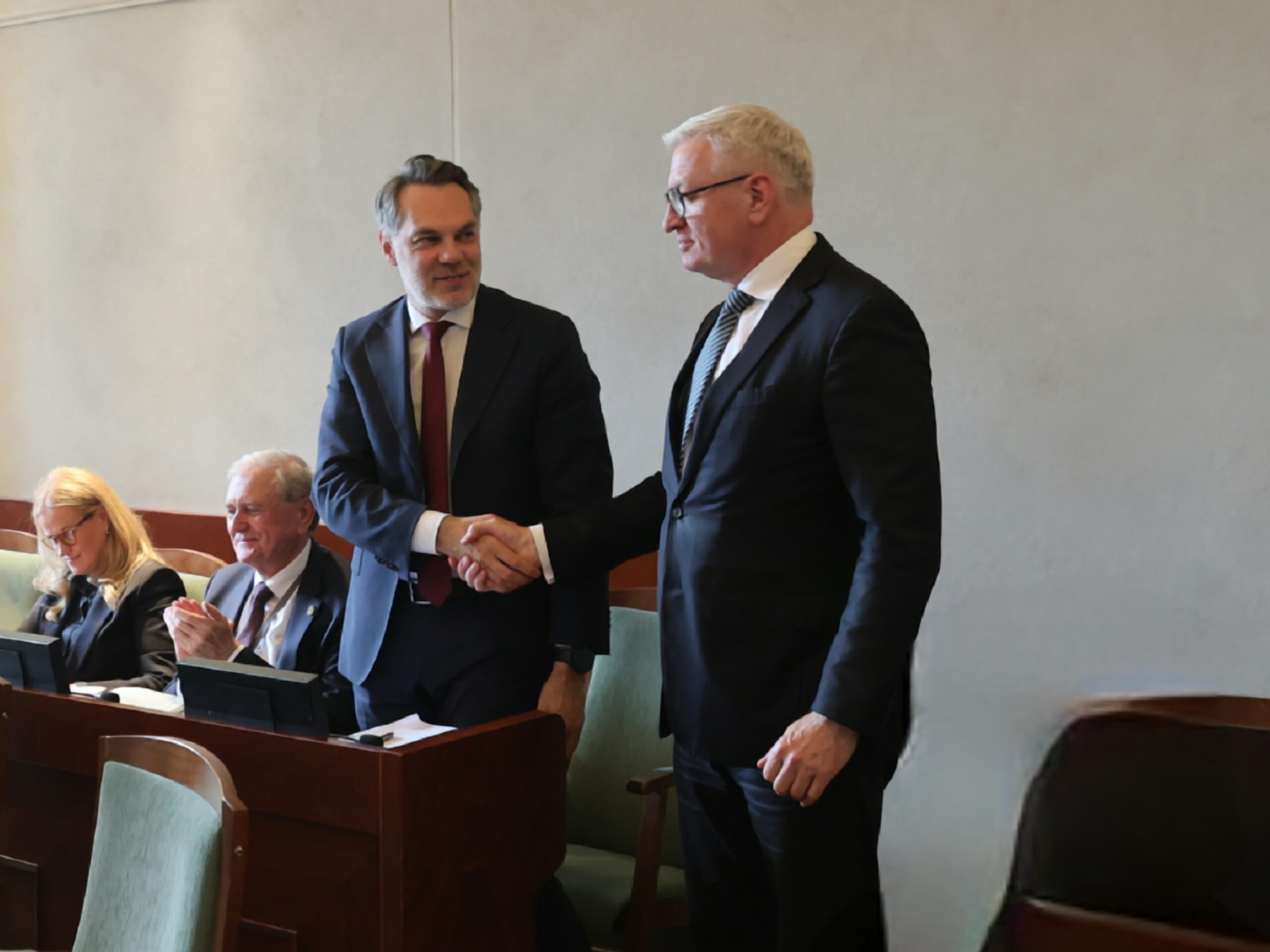 Prezydent Poznania z absolutorium i wotum zaufania