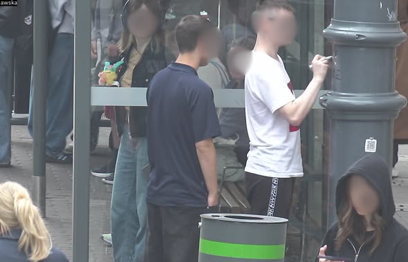 Grafficiarze przyłapani przez miejski monitoring. Otagowali słupy i miejską infrastrukturę