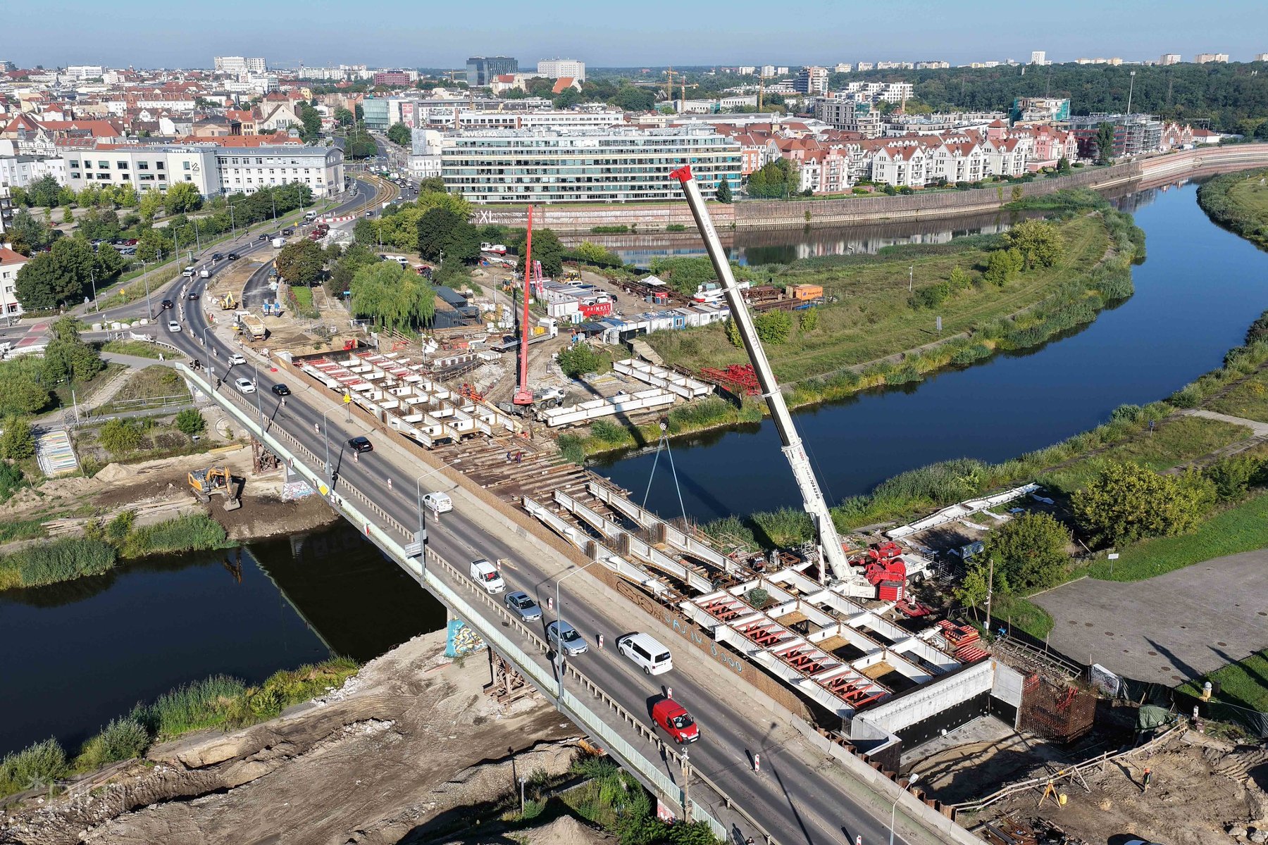 Stalowa konstrukcja gotowa do montażu. Powstaje nowa nitka Mostu Chrobrego [ZDJĘCIA]
