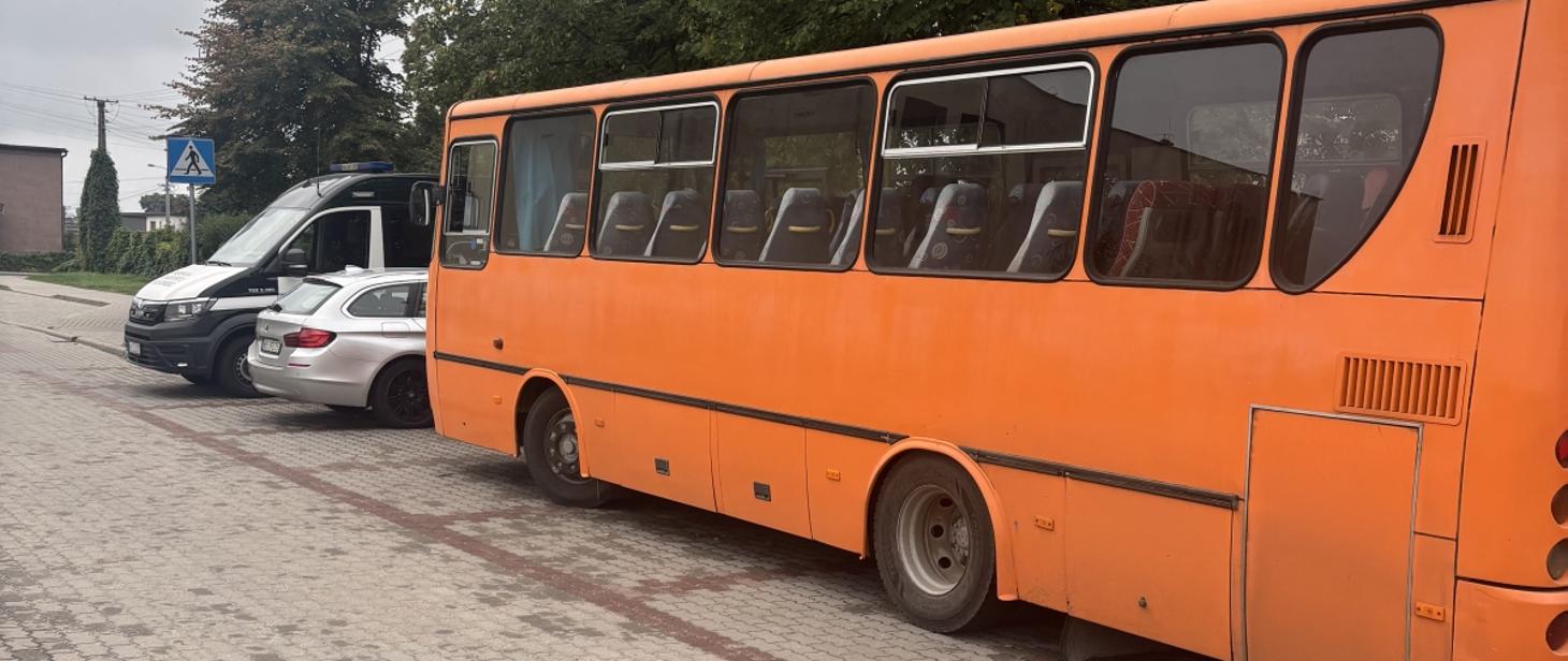 Wozili nimi dzieci do szkół. Inspektorzy ujawnili rażące nieprawidłowości